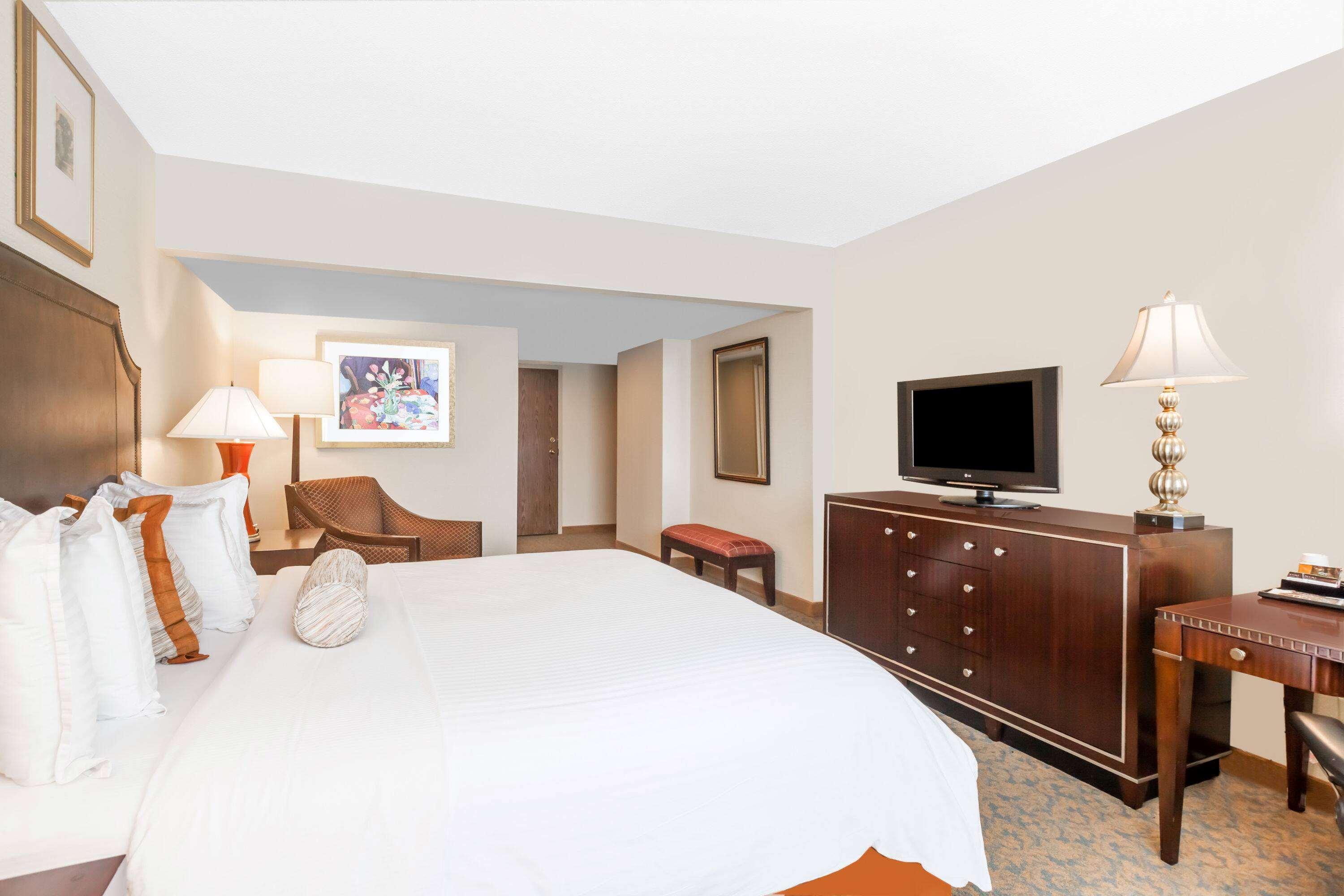 Wyndham Indianapolis Airport Hotel Exterior photo