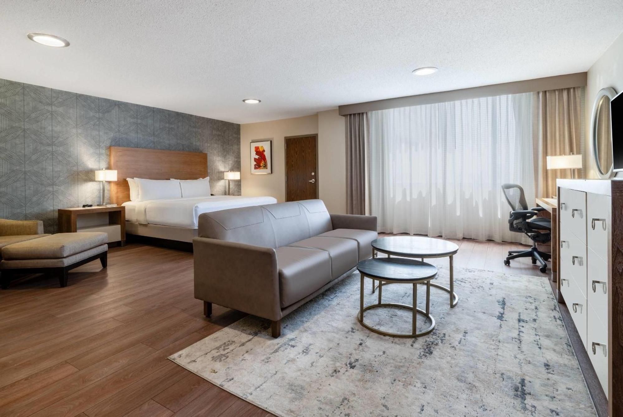 Wyndham Indianapolis Airport Hotel Exterior photo